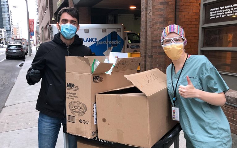 McKinsey volunteers and alums team up to feed healthcare workers and keep local restaurants afloat