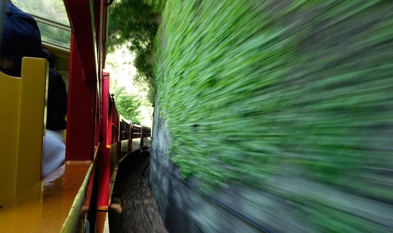 Insights-MoBT-43-Deploying-a-two-speed-IT-1536x1536-400_Standard