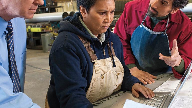 Leading_and_governing_1536_1536_Original