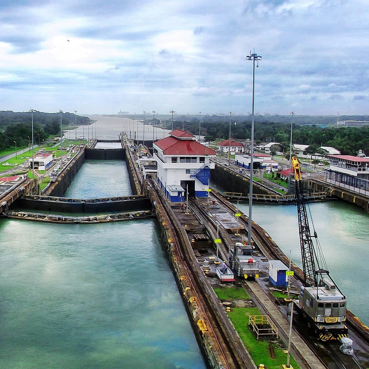 Megaprojects_1536x1536_Original