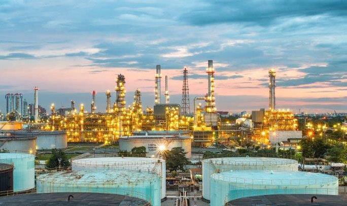 Capturing_margin_opportunities_in_oil_and_gas_refining_1536x1536_Original