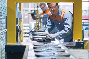 Joining_the_family_business_1536x1536_Browse