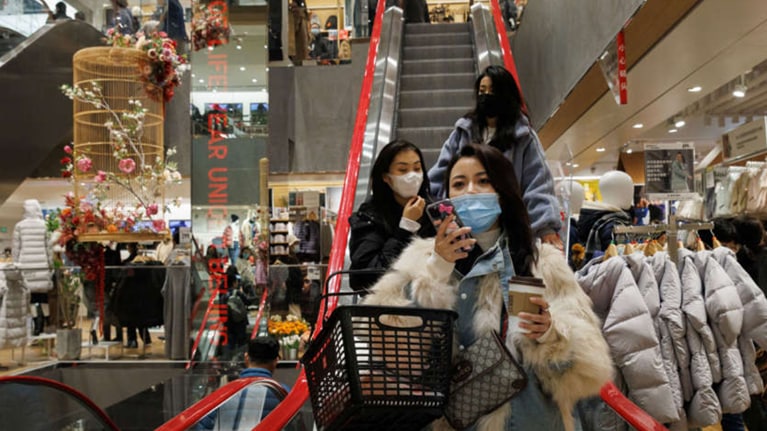 Global fashion sales set to surpass