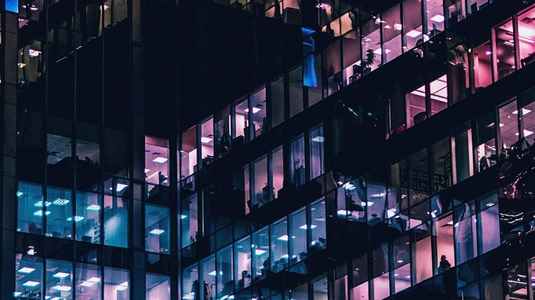 „Polisa na cyfryzację” – eksperci McKinsey o wyzwaniach sektora ubezpieczeniowego