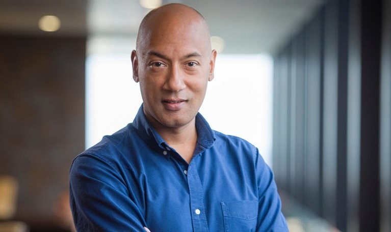 Orlando Machado headshot