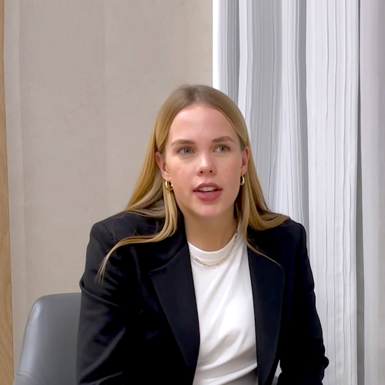 Elina Mäkelä headshot