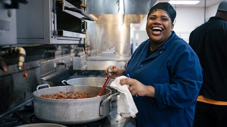  volunteer cook for the Greater Chicago Food Depository