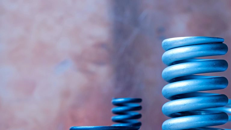 An image linking to the web page “سُبل تعزيز المرونة الجيوسياسية” on McKinsey.com