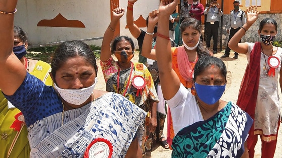 Person holding a clipboard