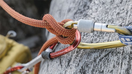 A photo of rope and carabiner clip