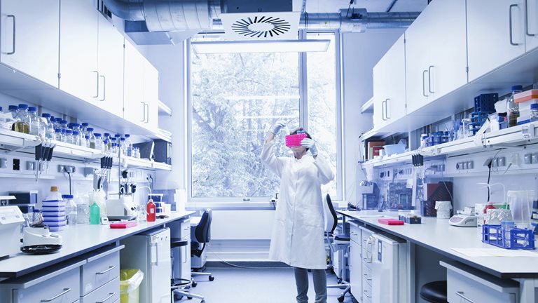 Female biologist working in a laboratory