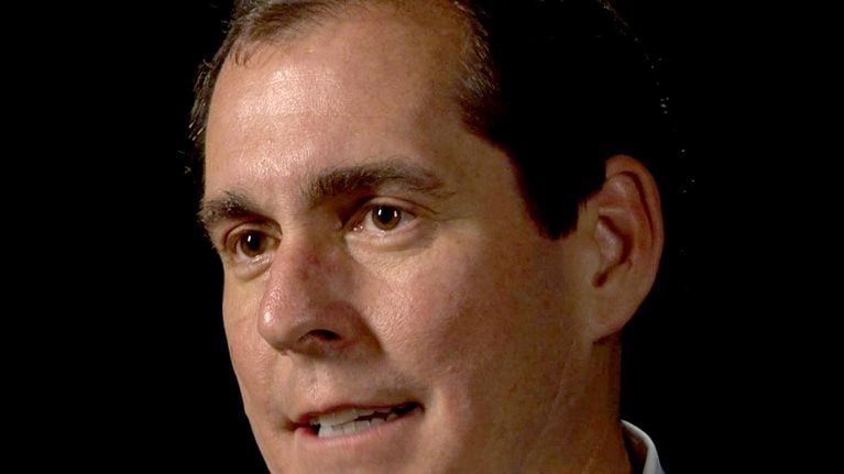 Marc_Singer_close02_1536x1536_Original