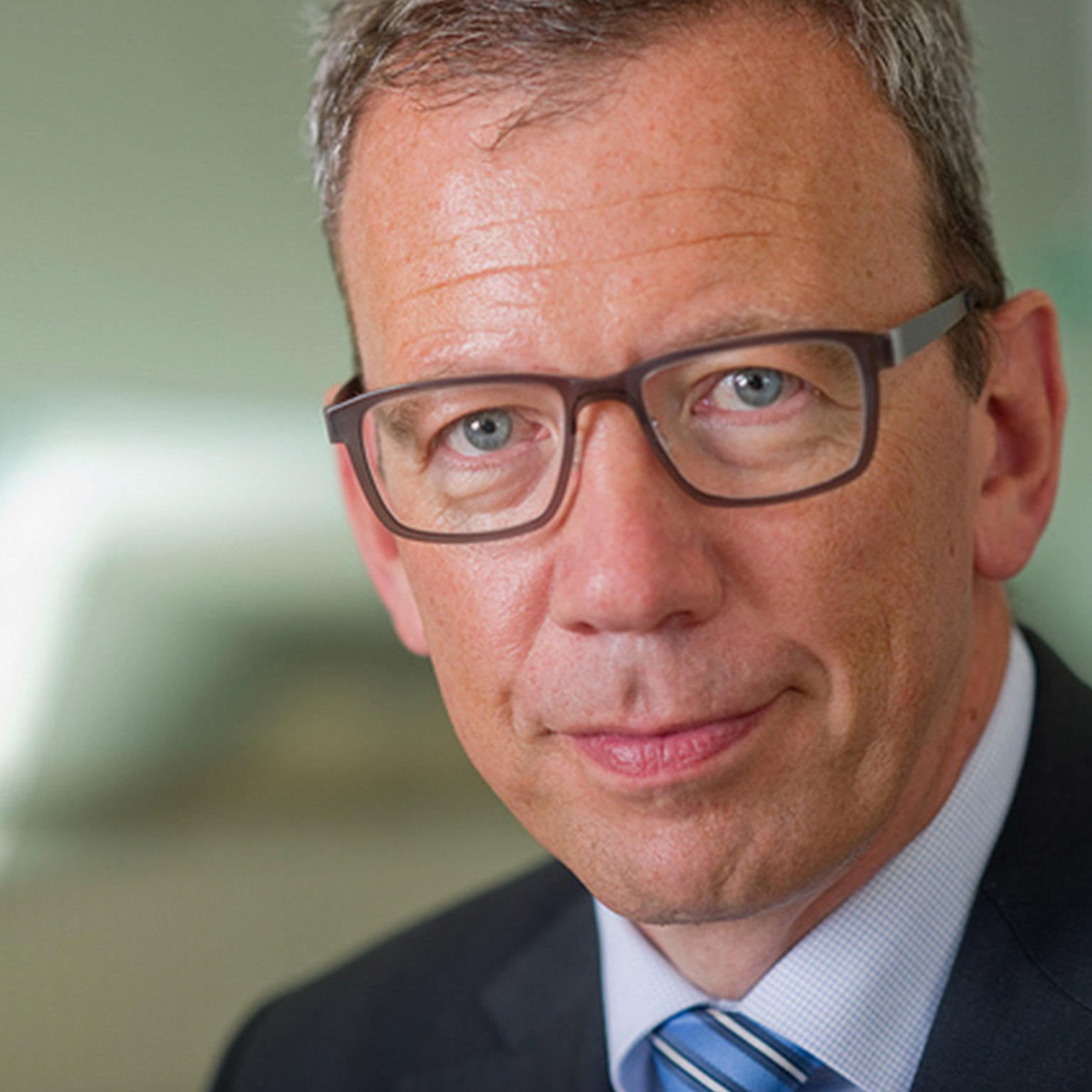 Image_hero-how-a-ceo-sets-up-the-cmo-for-success-app