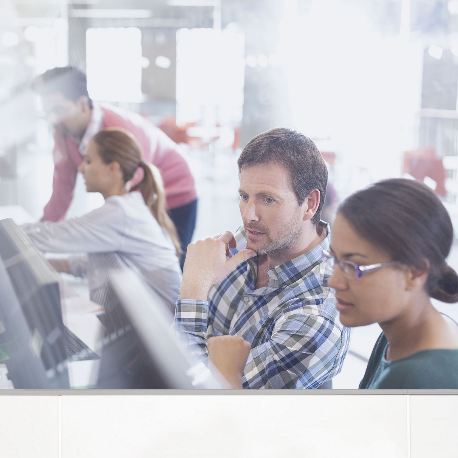 Employee recognition awards photo. Устные переговоры. Translators needed. Дизайнер разработчик. Переводчик профессия.