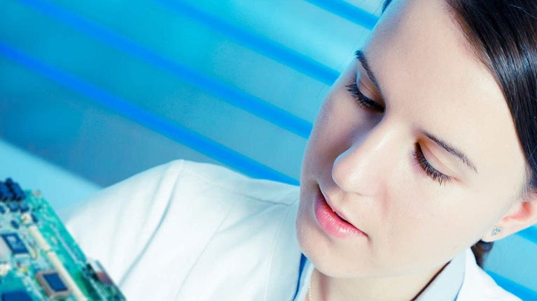 Recruiting_and_retaining_more_women_in_technology_organizations_1536x1536_Original