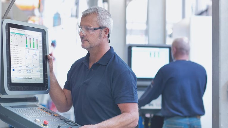 Digital collaboration for a connected manufacturing workforce