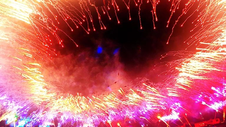 Rewiring contracts for collaboration