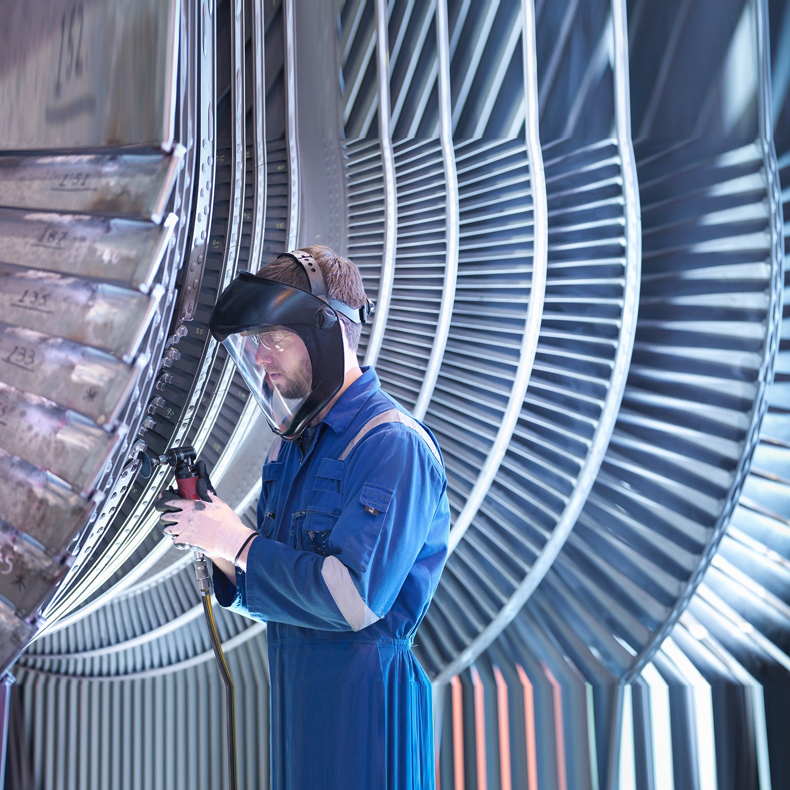 The winning moves in project-based services