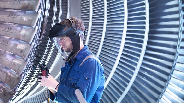 The winning moves in project-based services