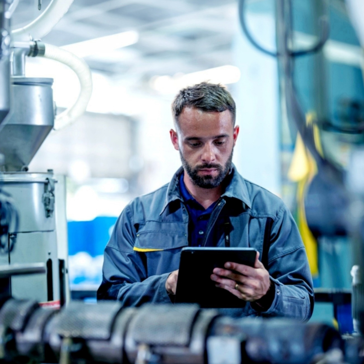 Production manager using a tablet