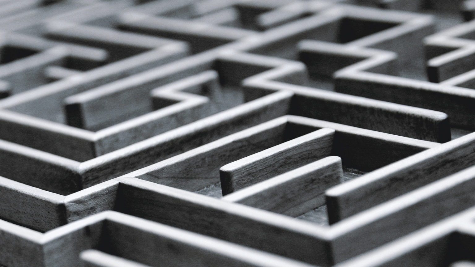 how to make smart decisions quickly in uncertain times