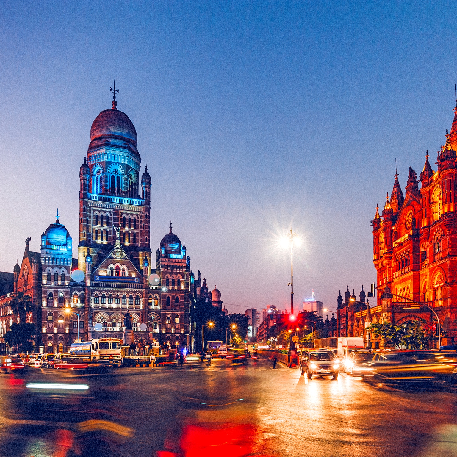 Long exposure shot of Municipal Corporation Building in Mumbai at dusk