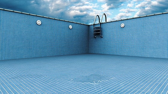Image of an empty swimming pool