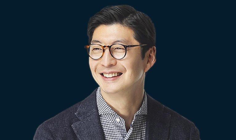 Saehong Hur headshot