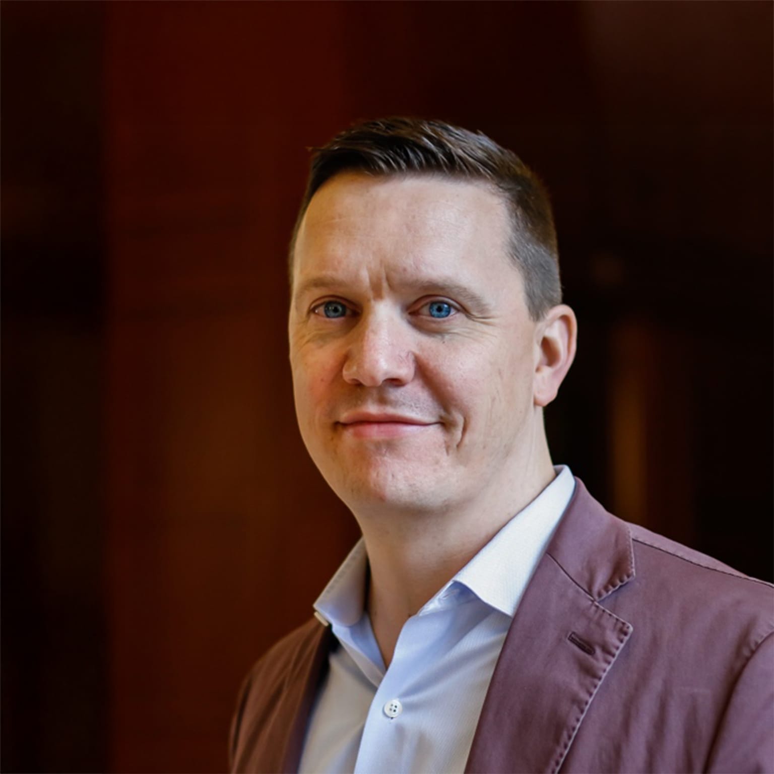 Portrait of Daniel Lawson, senior vice president (SVP) of global solutions and the Internet of Things (IoT) at Verizon Business