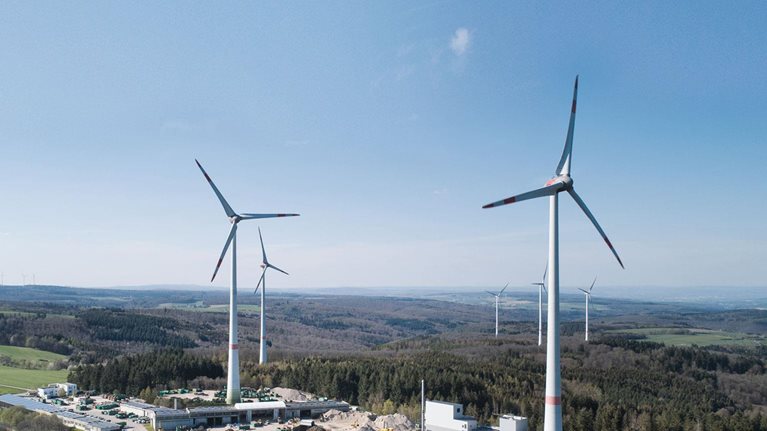 A 2040 vision for the US power industry: Evaluating two decarbonization scenarios