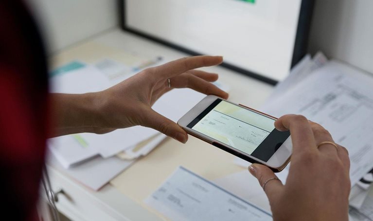 Radically-simplifying-the-retail-bank-1536x1536-400_Standard