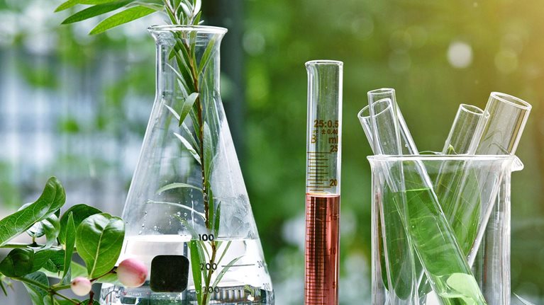 Natural drug research and scientific extraction in glassware