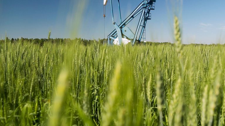 JPG-Oil-and-supply-chain-returns-to-growth-100_Standard