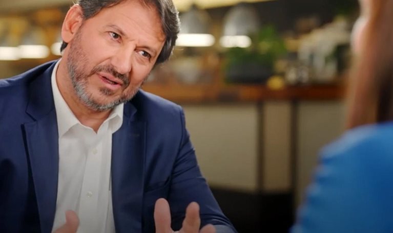 Suzano CEO Beto Abreu responding to interview questions