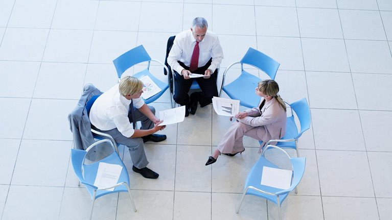 Sustaining high performance beyond public-sector pilot projects