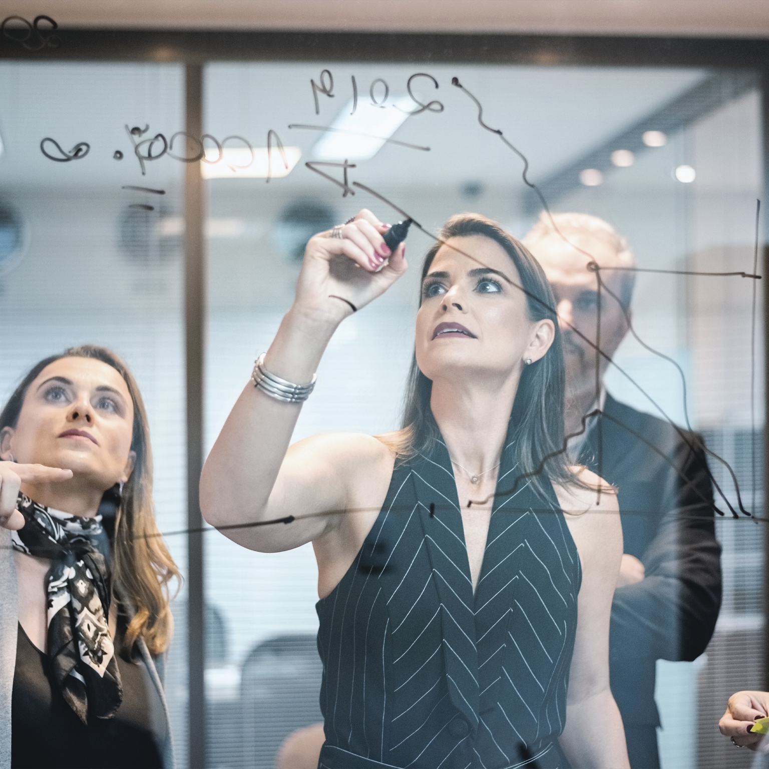 Make the change stick: Transforming your supply chain operating model for an omnichannel world