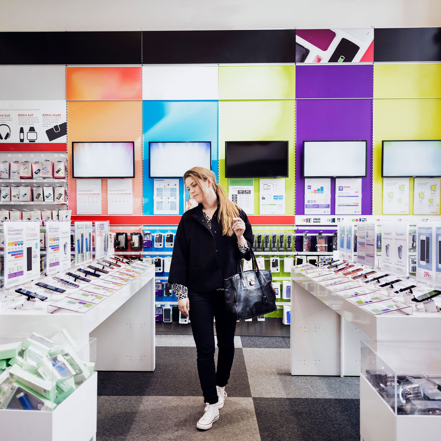 Outsmarting the 5G smartphone challenge: How telcos can reinvent their handset business