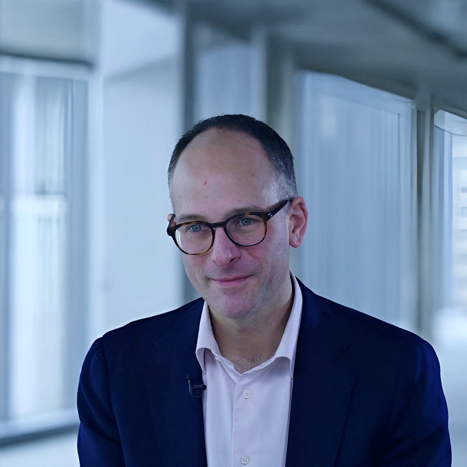 Headshot of Ryan Rippel