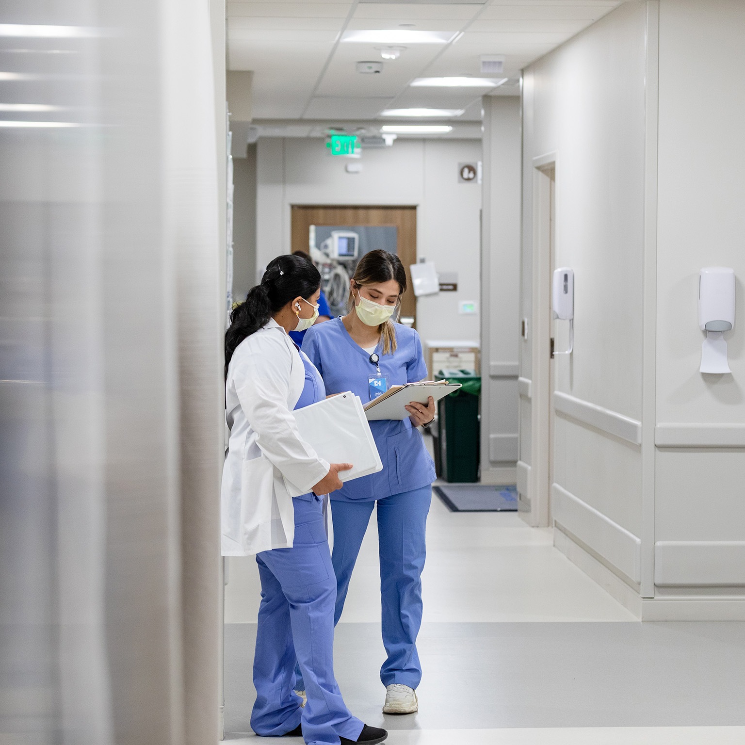  Big wage gap among factors hindering Latino economic mobility, report finds