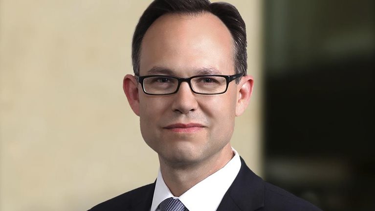 Alex Dichter headshot